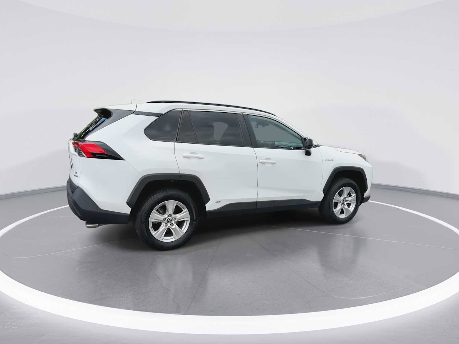 Thumbnail: 2021 Toyota RAV4 - 8