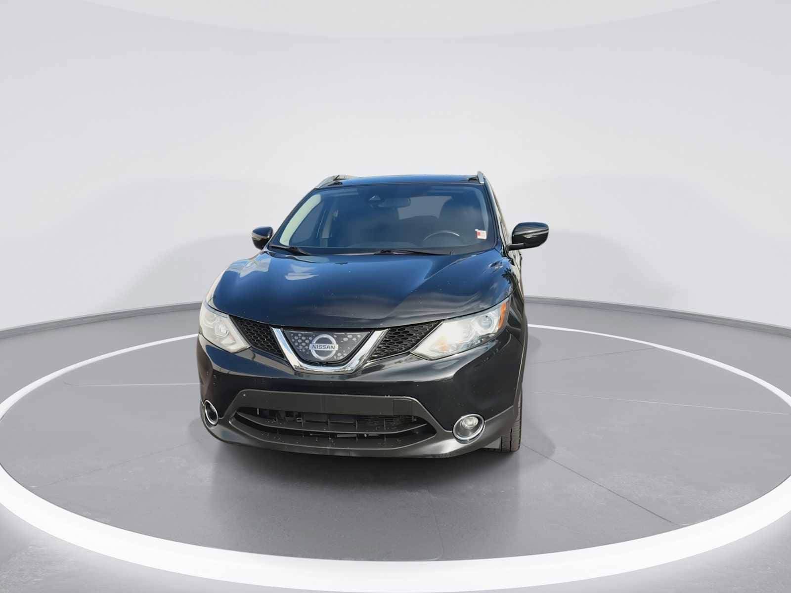 Thumbnail: 2018 Nissan Rogue Sport - 3