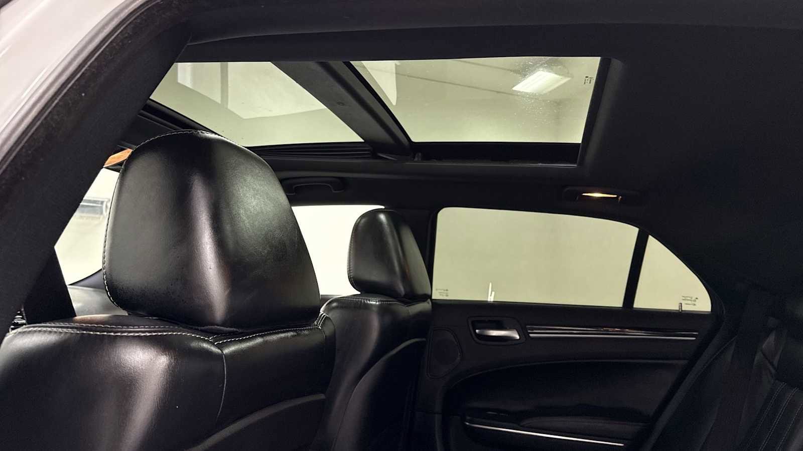 Thumbnail: 2017 Chrysler 300 - 24