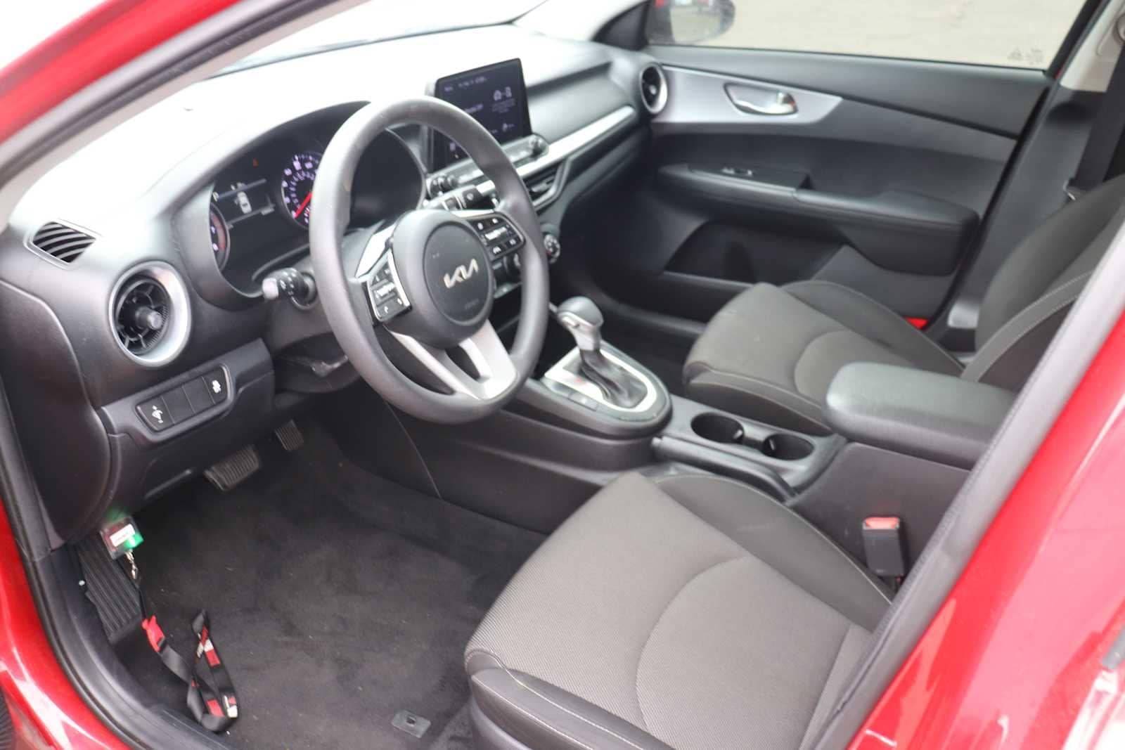 Thumbnail: 2022 Kia Forte - 10