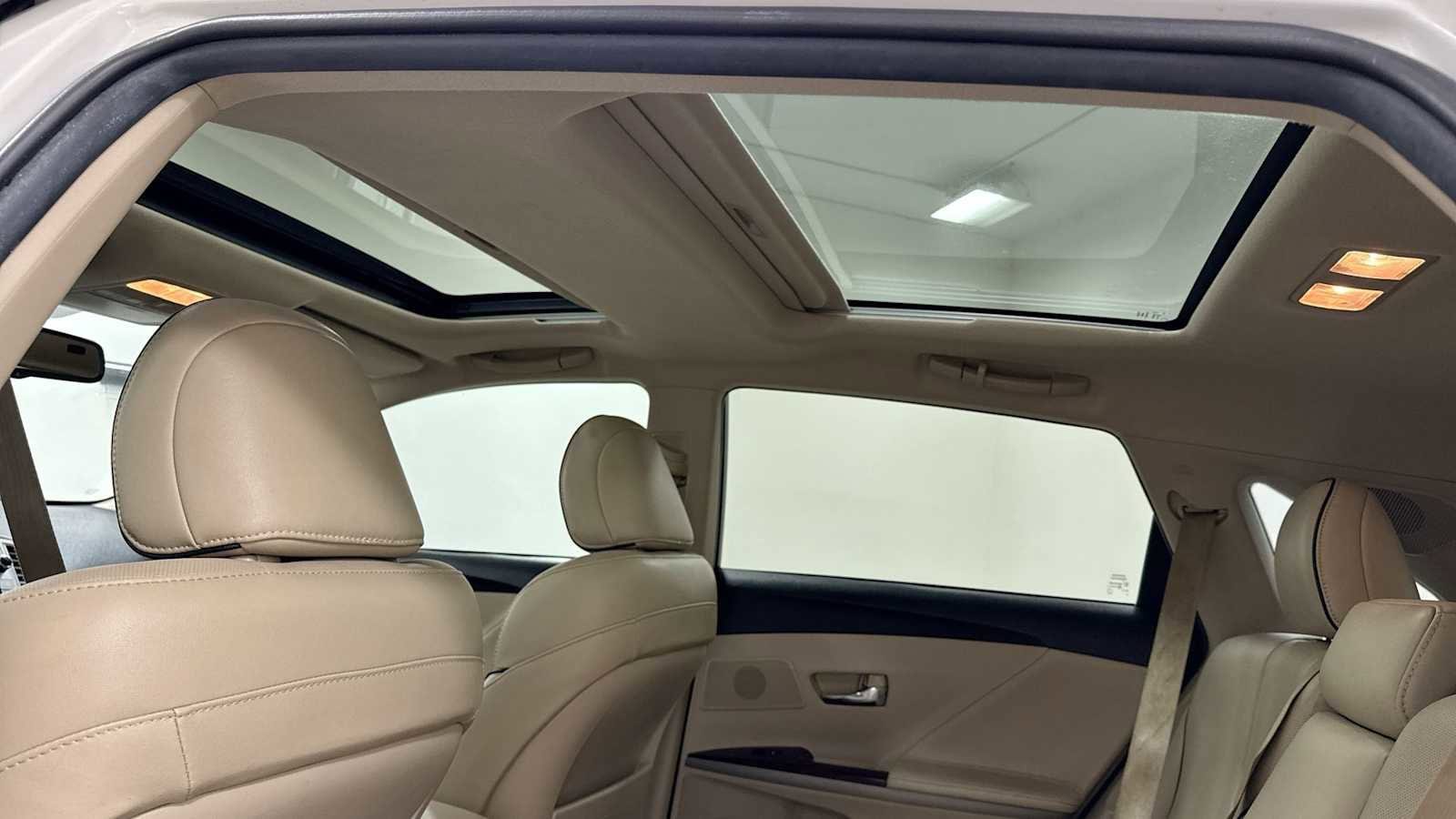 Thumbnail: 2015 Toyota Venza - 24