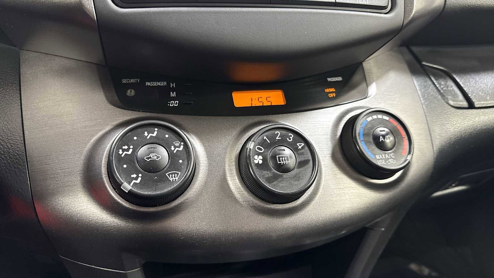 Thumbnail: 2012 Toyota RAV4 - 19