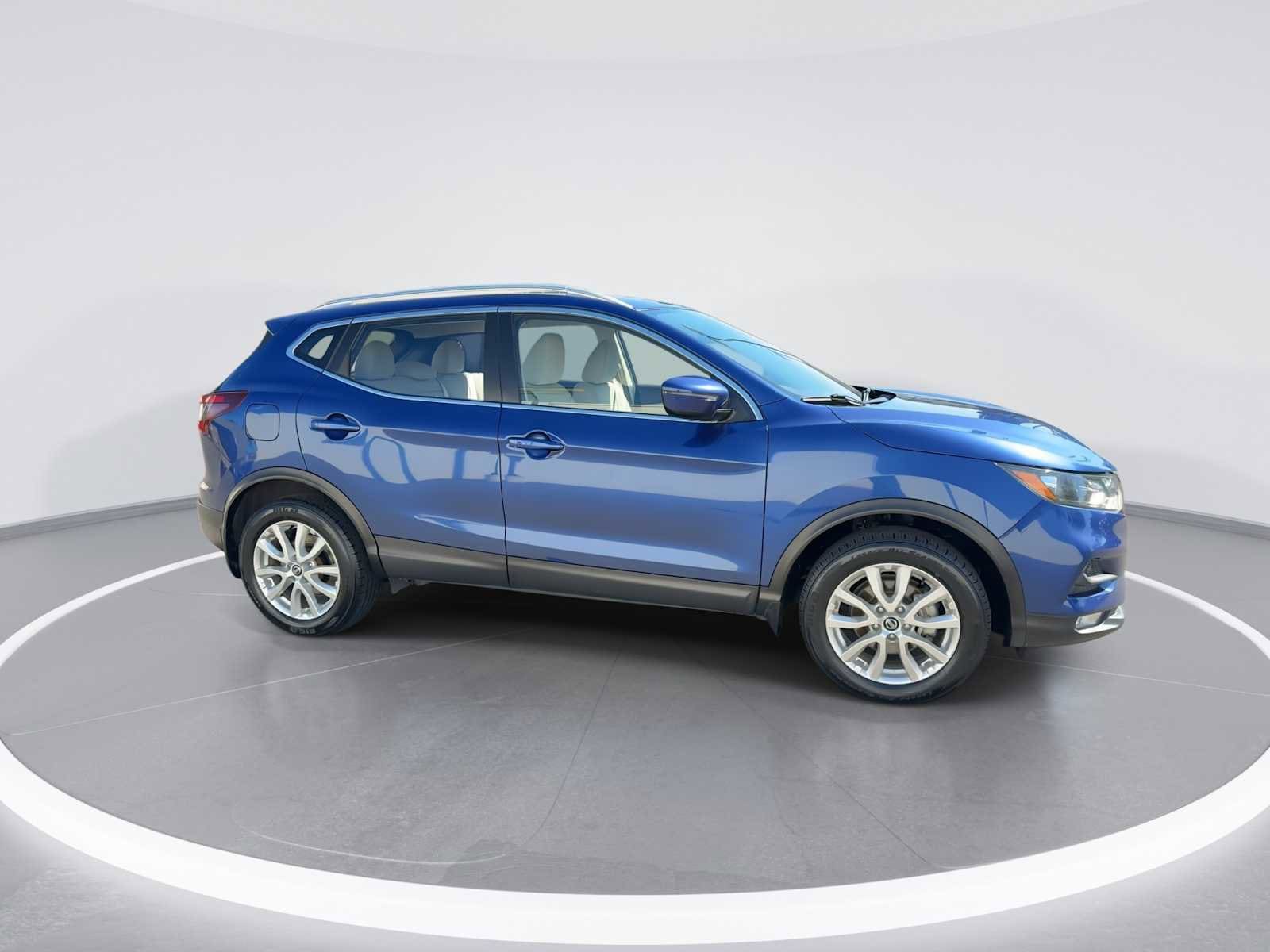 Thumbnail: 2022 Nissan Rogue Sport - 9