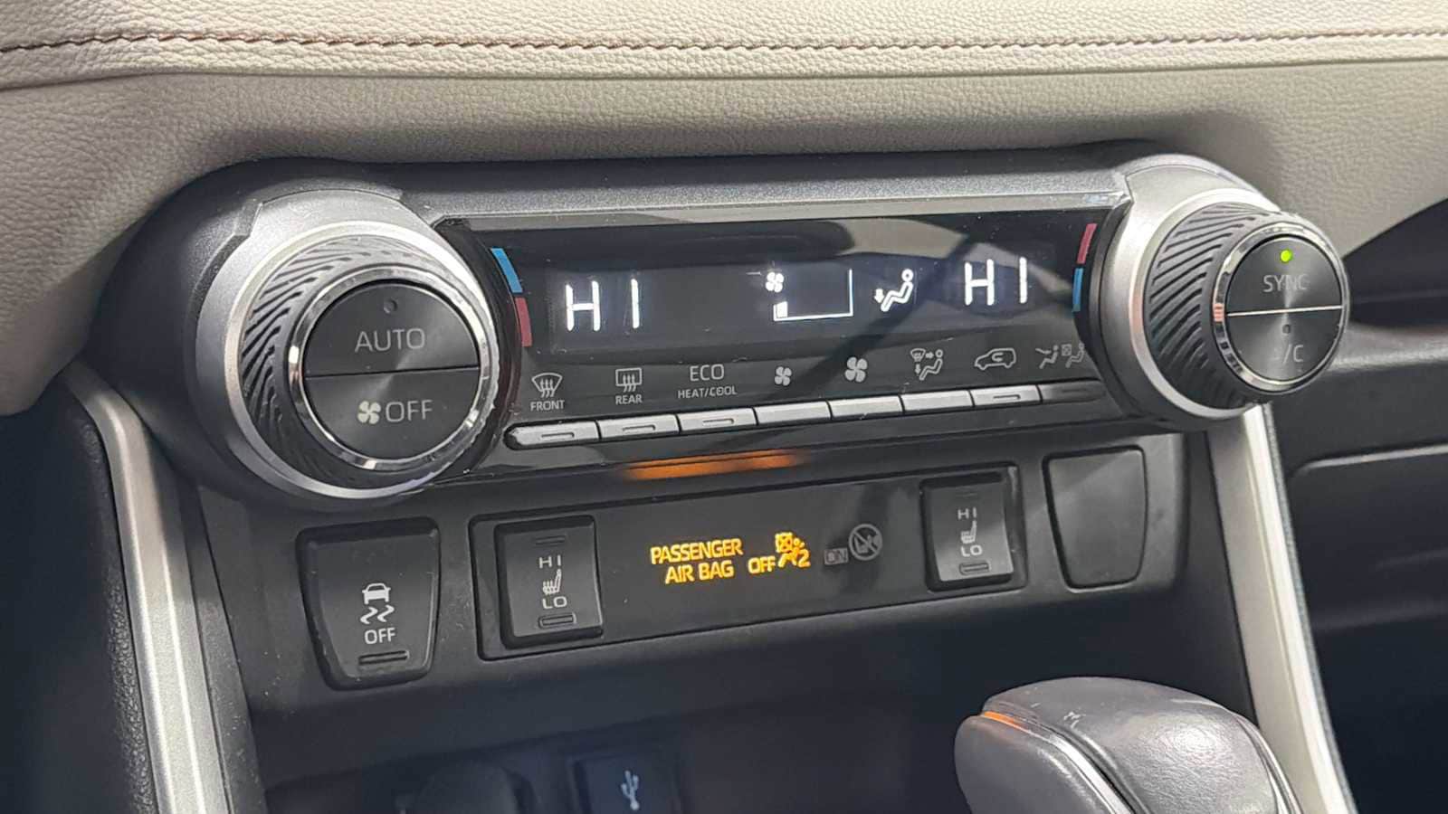 Thumbnail: 2021 Toyota RAV4 - 21