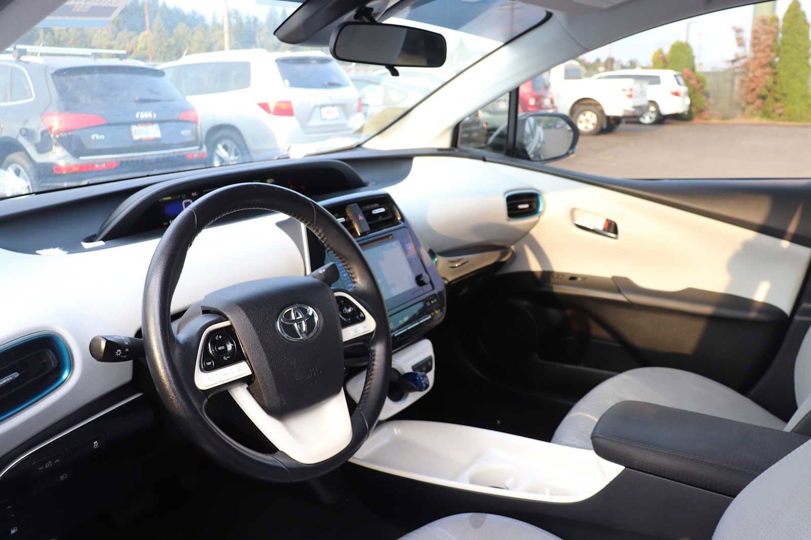 Thumbnail: 2018 Toyota Prius Prime - 10