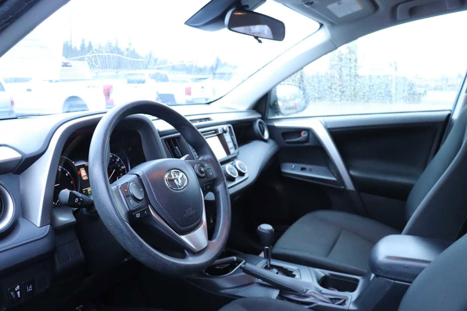 Thumbnail: 2017 Toyota RAV4 - 10