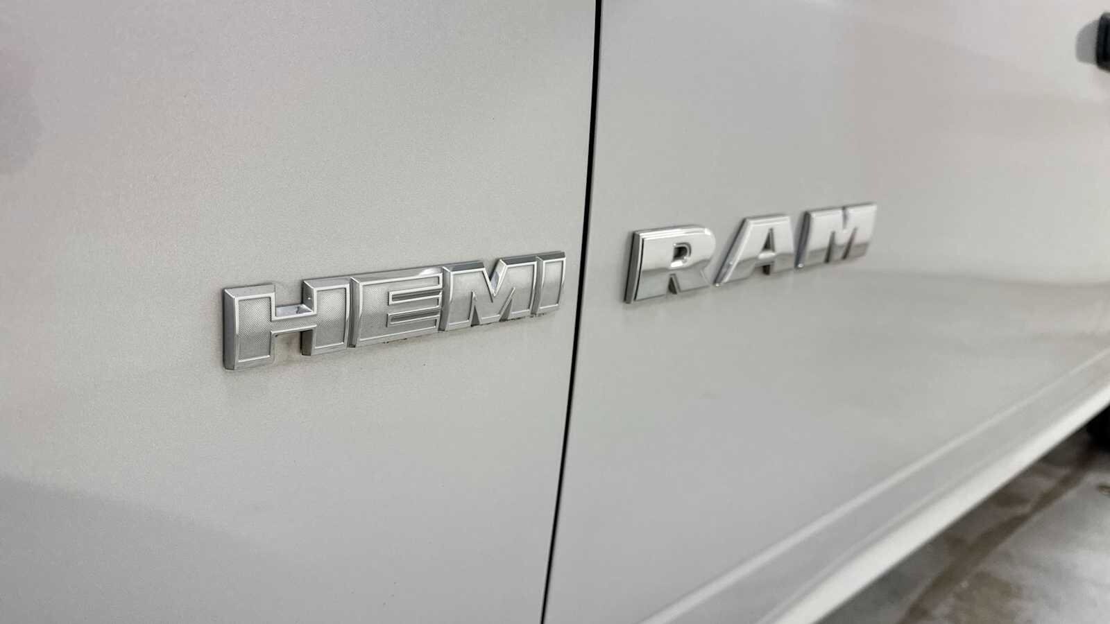 2010 Dodge Ram 1500 ST 25
