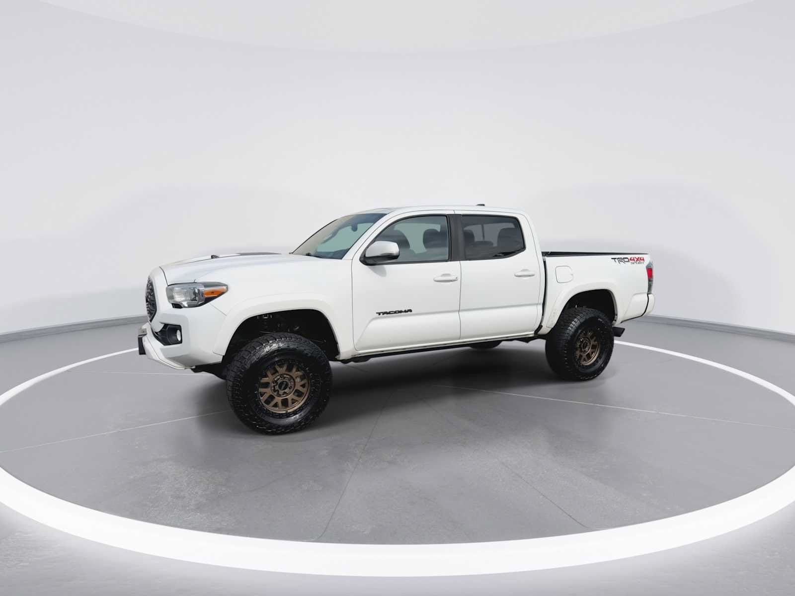 Thumbnail: 2020 Toyota Tacoma - 4