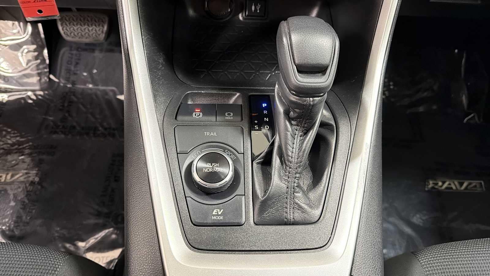 Thumbnail: 2019 Toyota RAV4 - 21