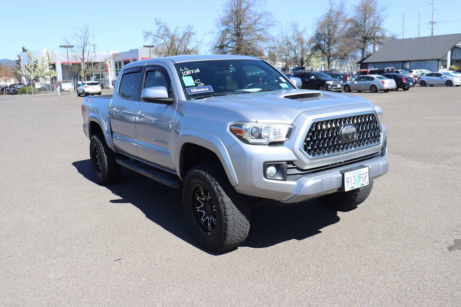 Thumbnail: 2018 Toyota Tacoma - 3