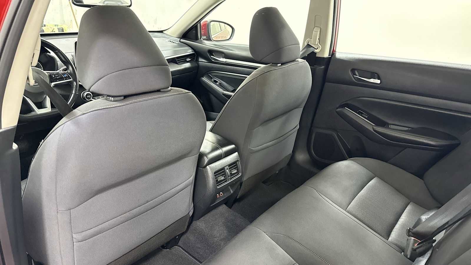 Thumbnail: 2020 Nissan Altima - 25