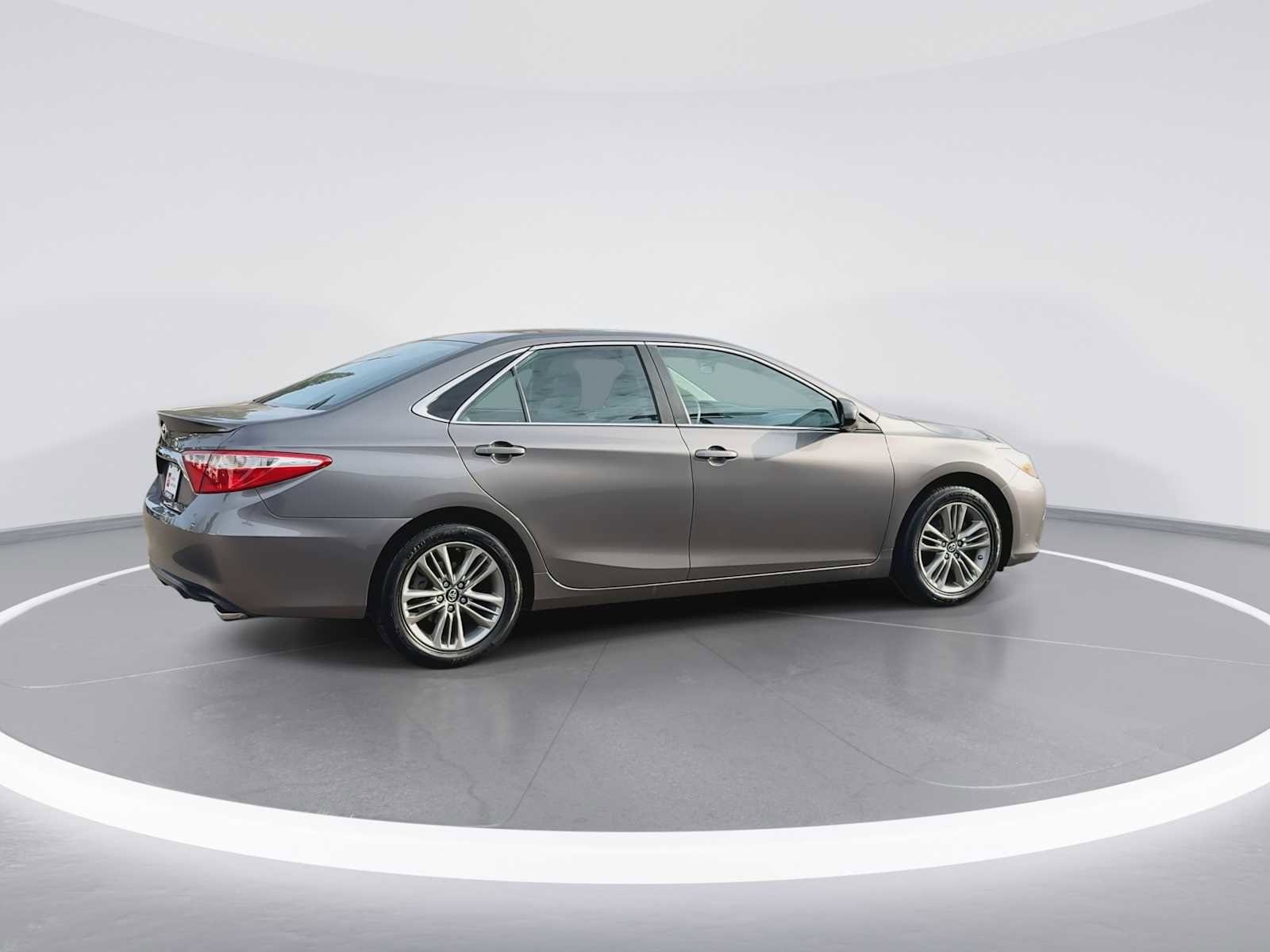 Thumbnail: 2017 Toyota Camry - 8