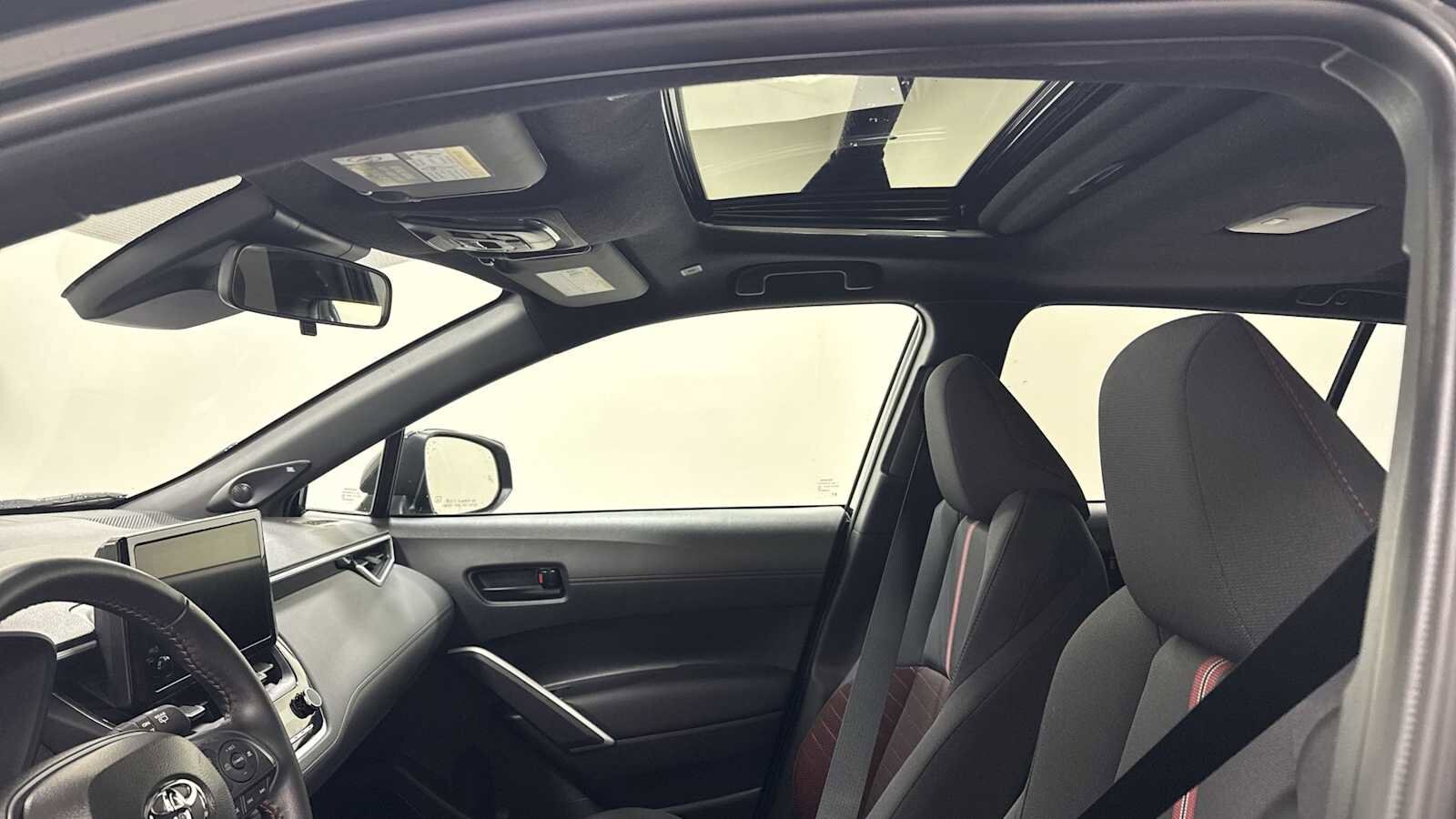 Thumbnail: 2025 Toyota Corolla Cross - 24