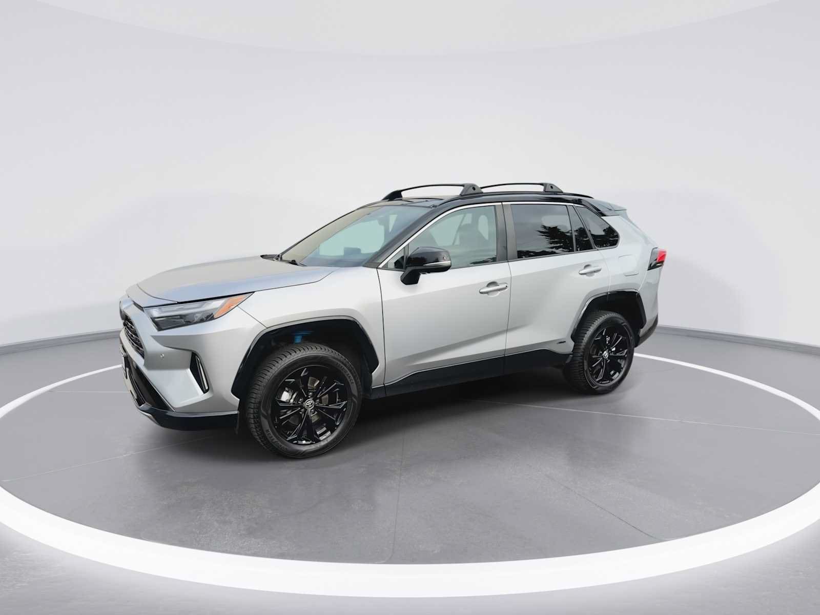 Thumbnail: 2022 Toyota RAV4 - 4