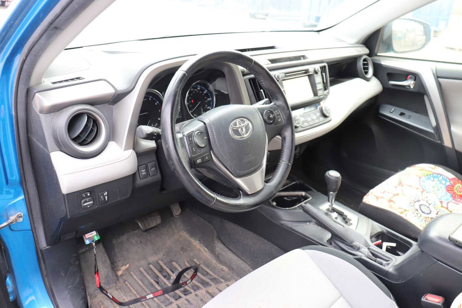 Thumbnail: 2016 Toyota RAV4 - 10