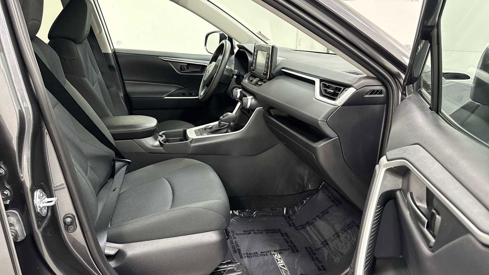 Thumbnail: 2021 Toyota RAV4 - 28