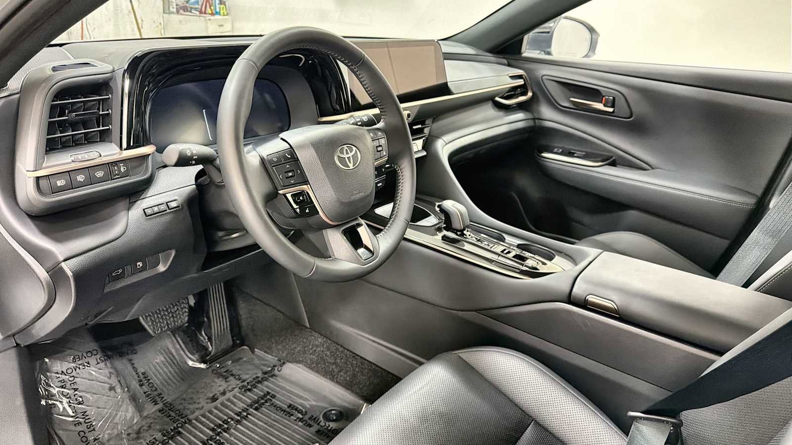 Thumbnail: 2025 Toyota Crown Signia - 12