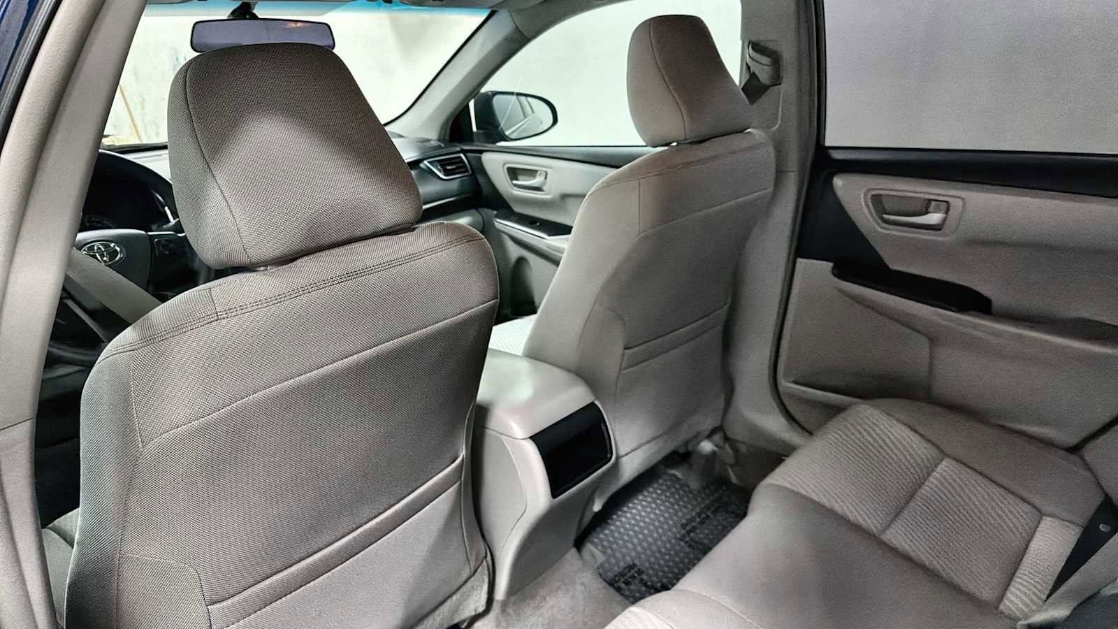 Thumbnail: 2015 Toyota Camry - 24