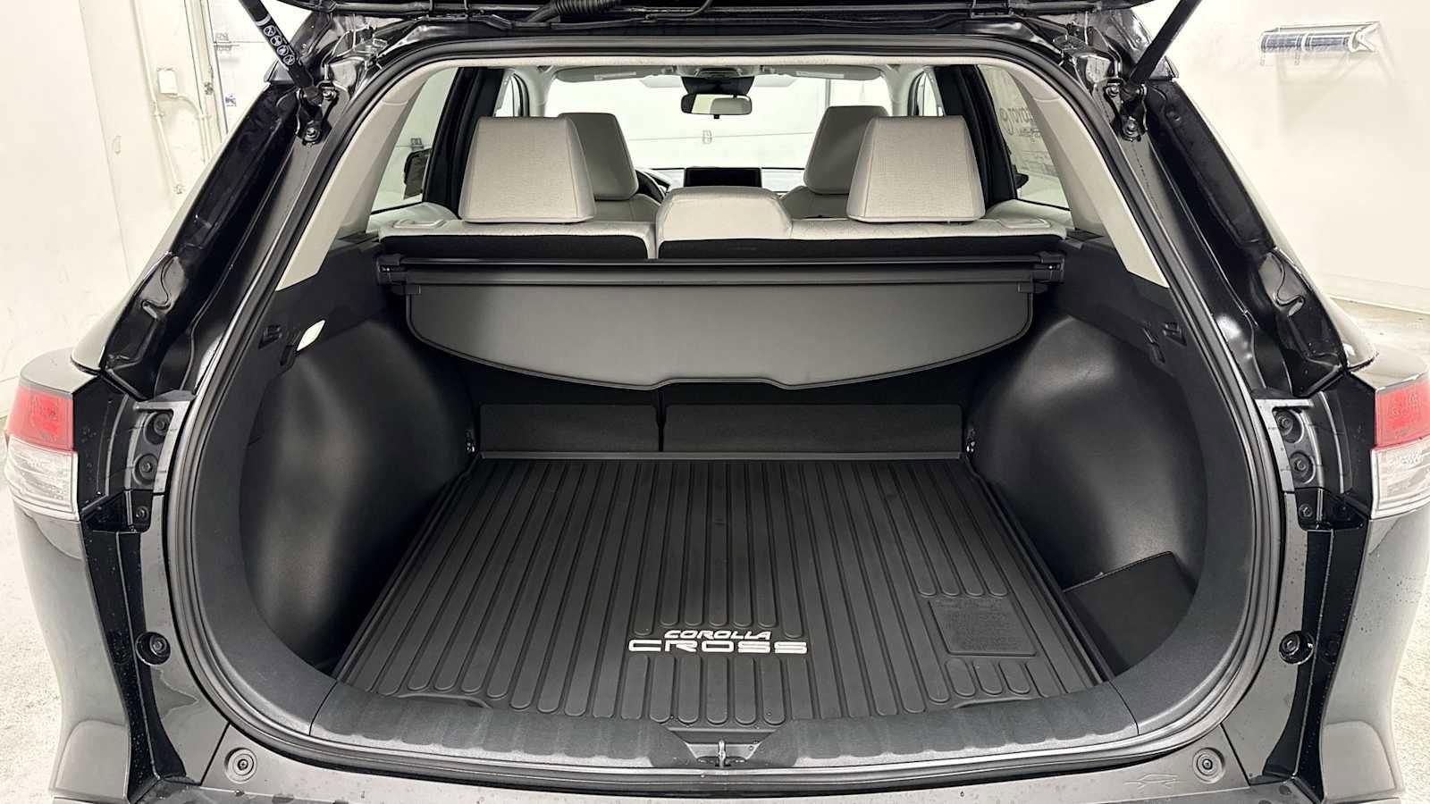 Thumbnail: 2026 Toyota Corolla Cross - 27