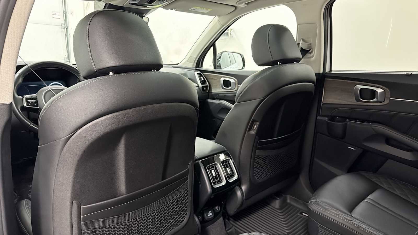 Thumbnail: 2023 Kia Sorento - 27