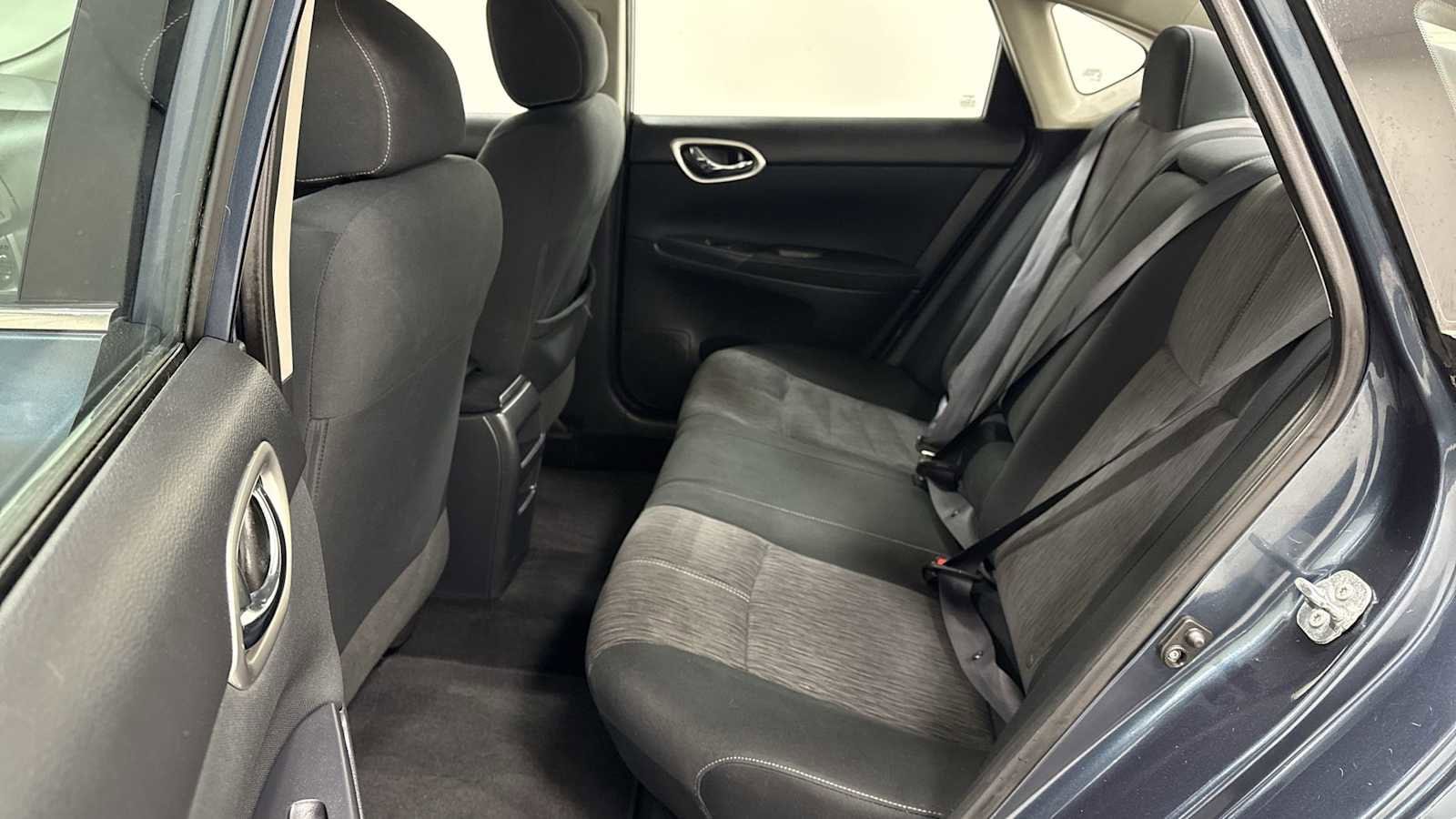 Thumbnail: 2015 Nissan Sentra - 23