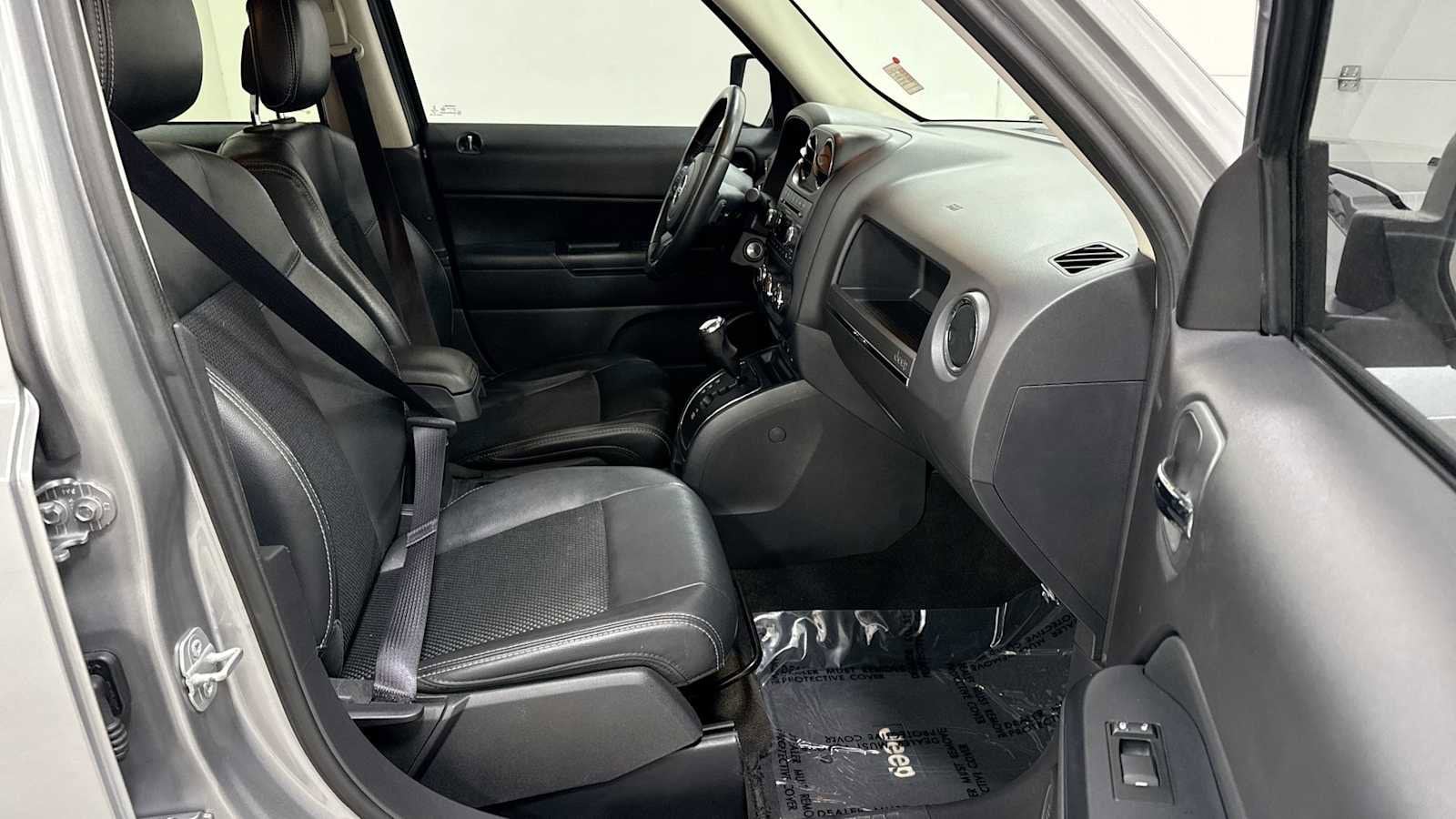 Thumbnail: 2016 Jeep Patriot - 27
