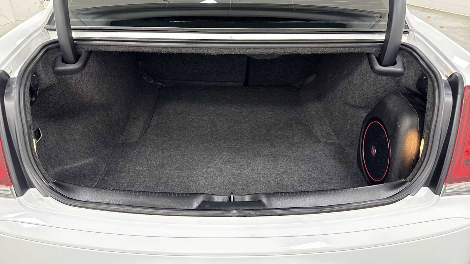 Thumbnail: 2017 Chrysler 300 - 28