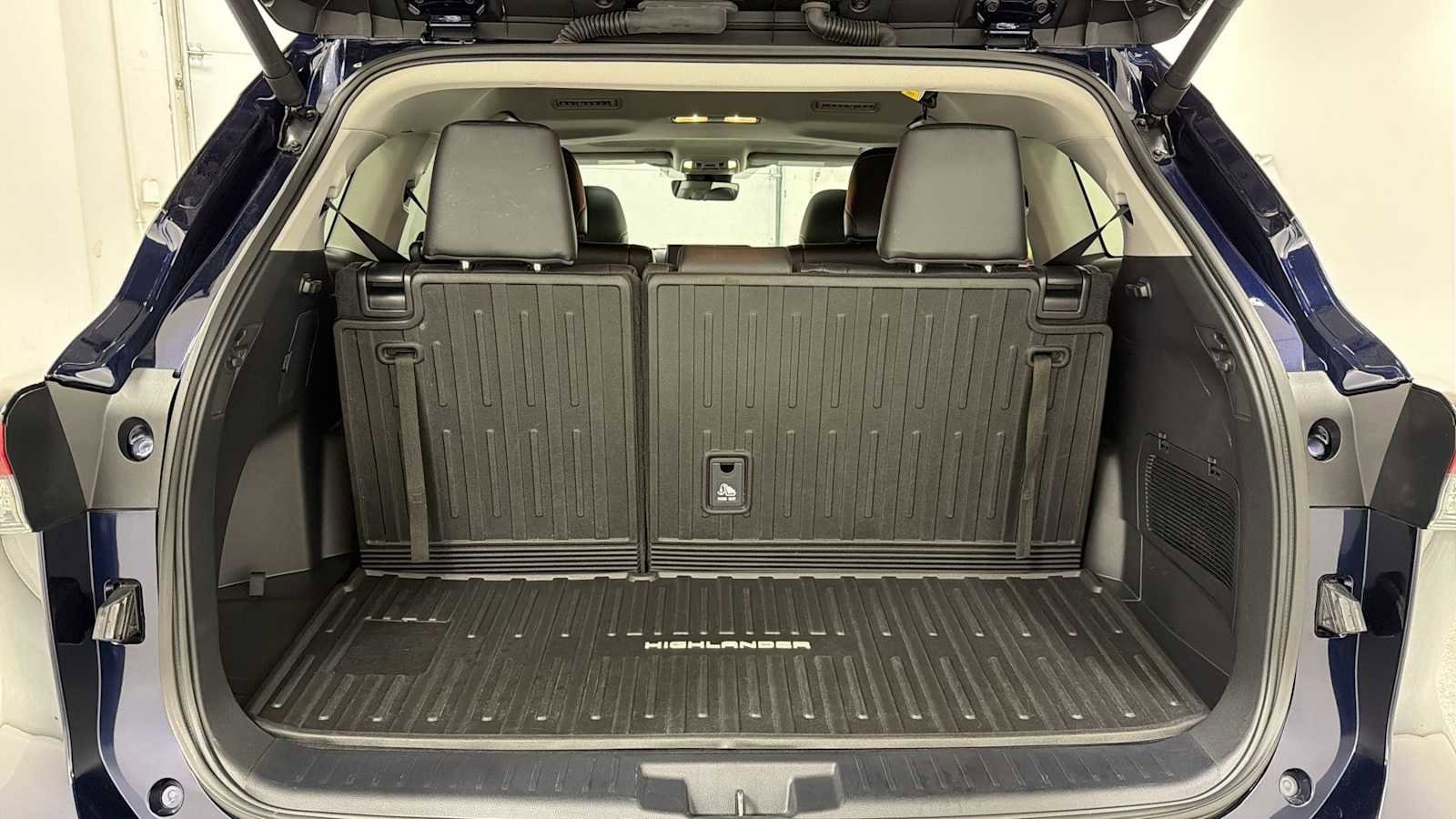 Thumbnail: 2024 Toyota Highlander - 29