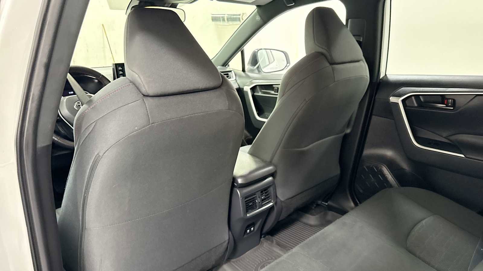 Thumbnail: 2021 Toyota RAV4 - 24