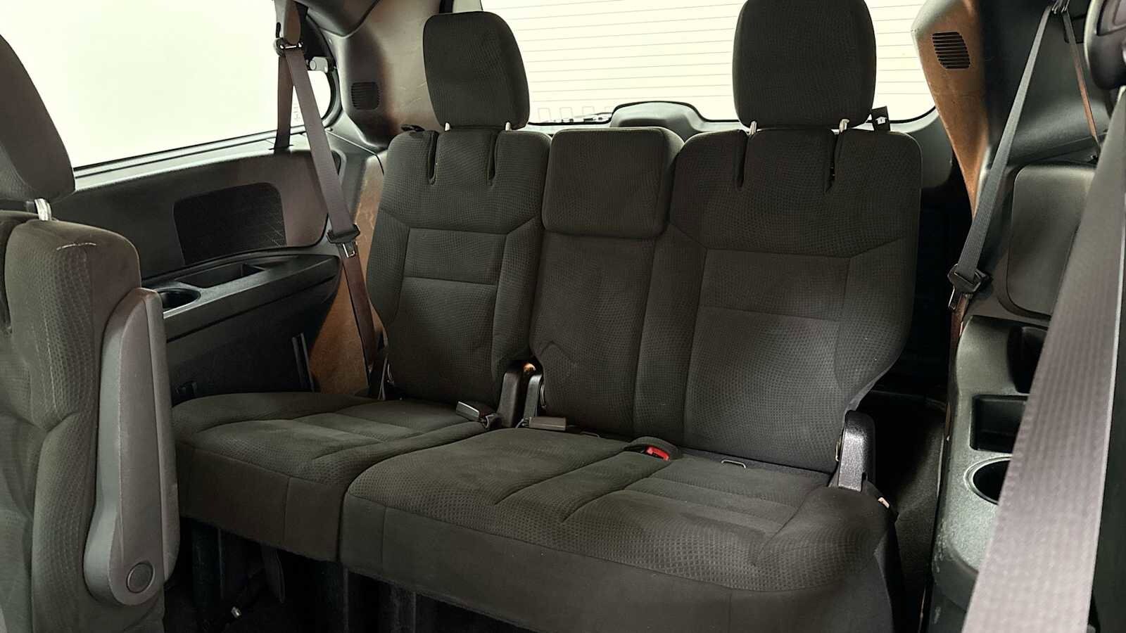 Thumbnail: 2015 Dodge Grand Caravan - 23