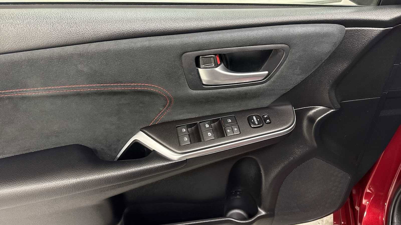 Thumbnail: 2017 Toyota Camry - 15