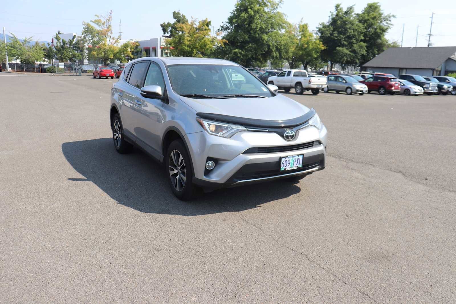 2018 Toyota RAV4 XLE photo 3