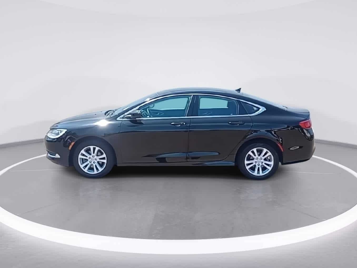 Thumbnail: 2016 Chrysler 200 - 5