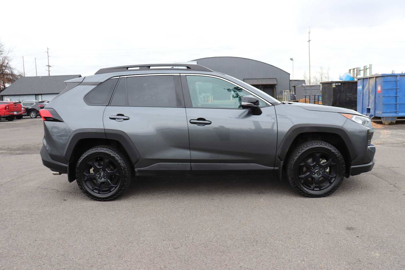 Thumbnail: 2020 Toyota RAV4 - 4