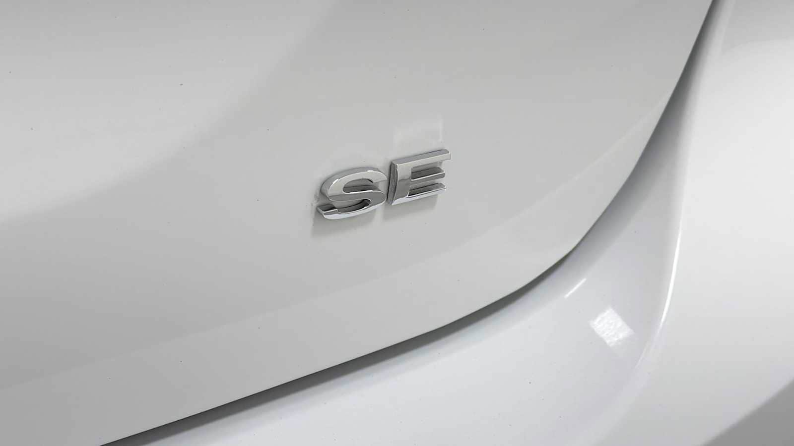 Thumbnail: 2014 Ford Focus - 26
