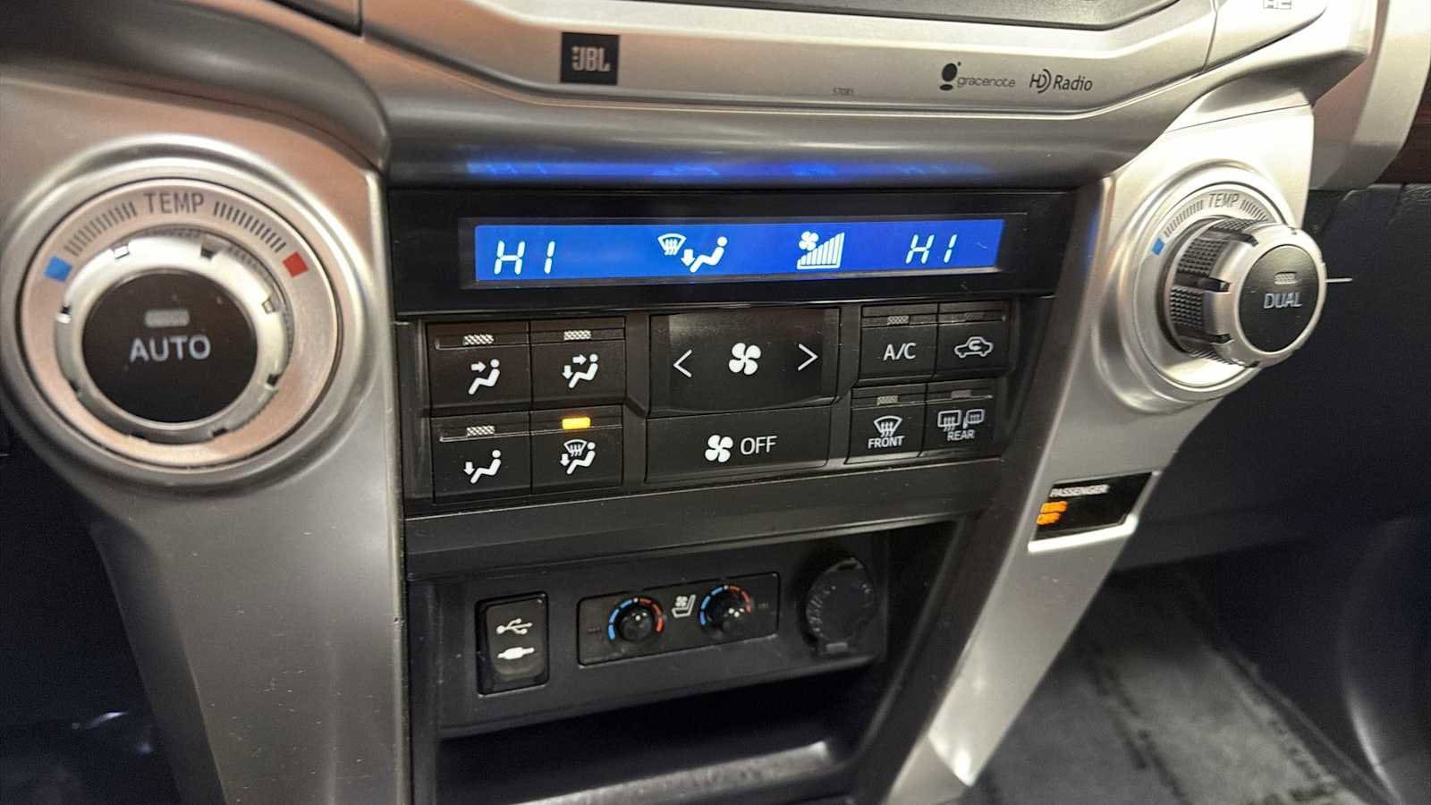 Thumbnail: 2015 Toyota 4Runner - 21