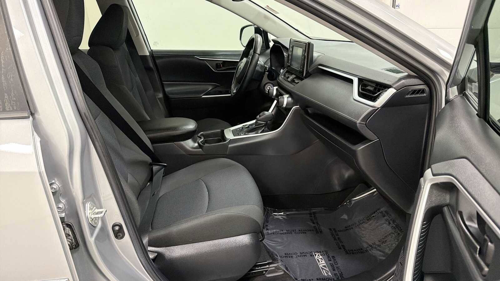 Thumbnail: 2019 Toyota RAV4 - 28