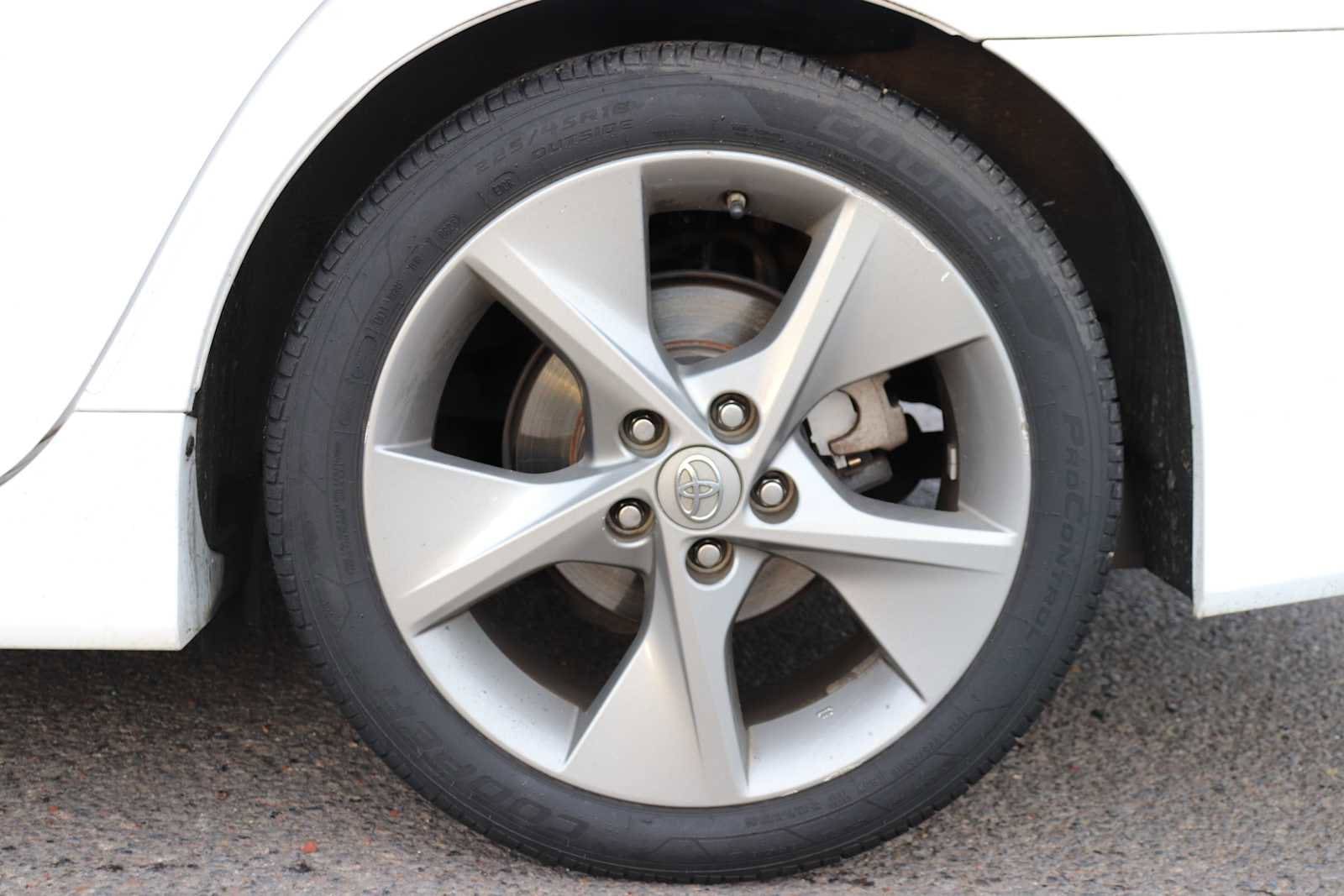 Thumbnail: 2012 Toyota Camry - 9