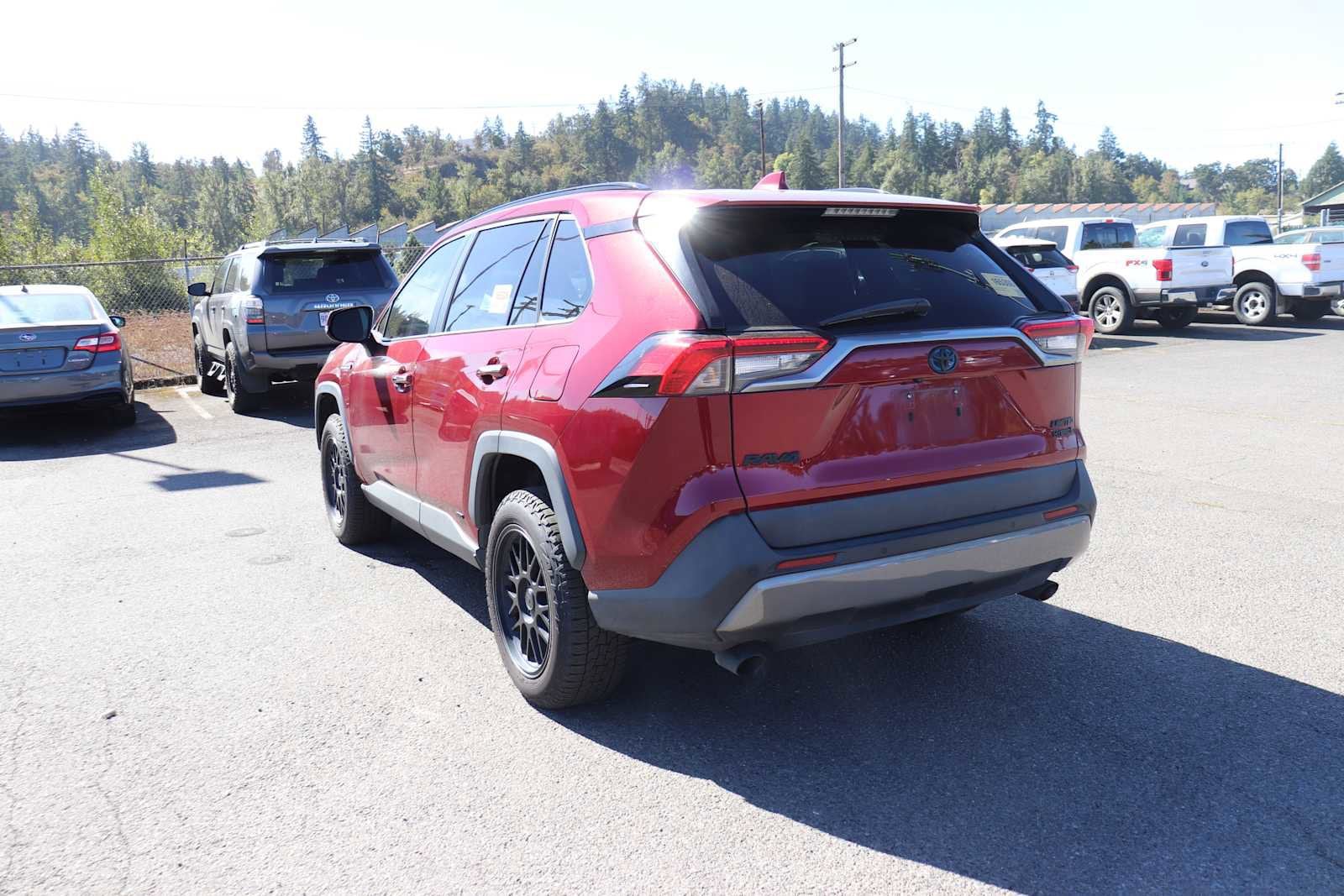 Thumbnail: 2021 Toyota RAV4 - 7