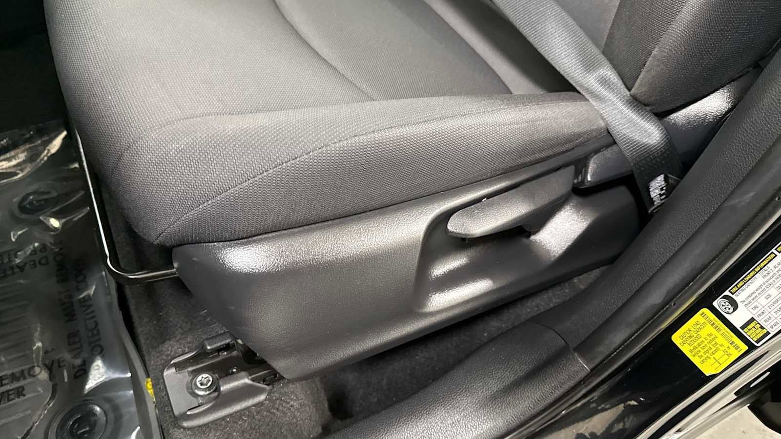 Thumbnail: 2022 Toyota Corolla Cross - 14