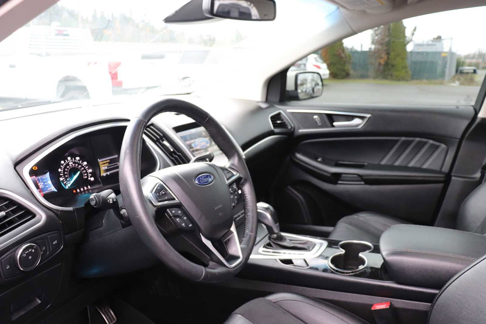 Thumbnail: 2015 Ford Edge - 10