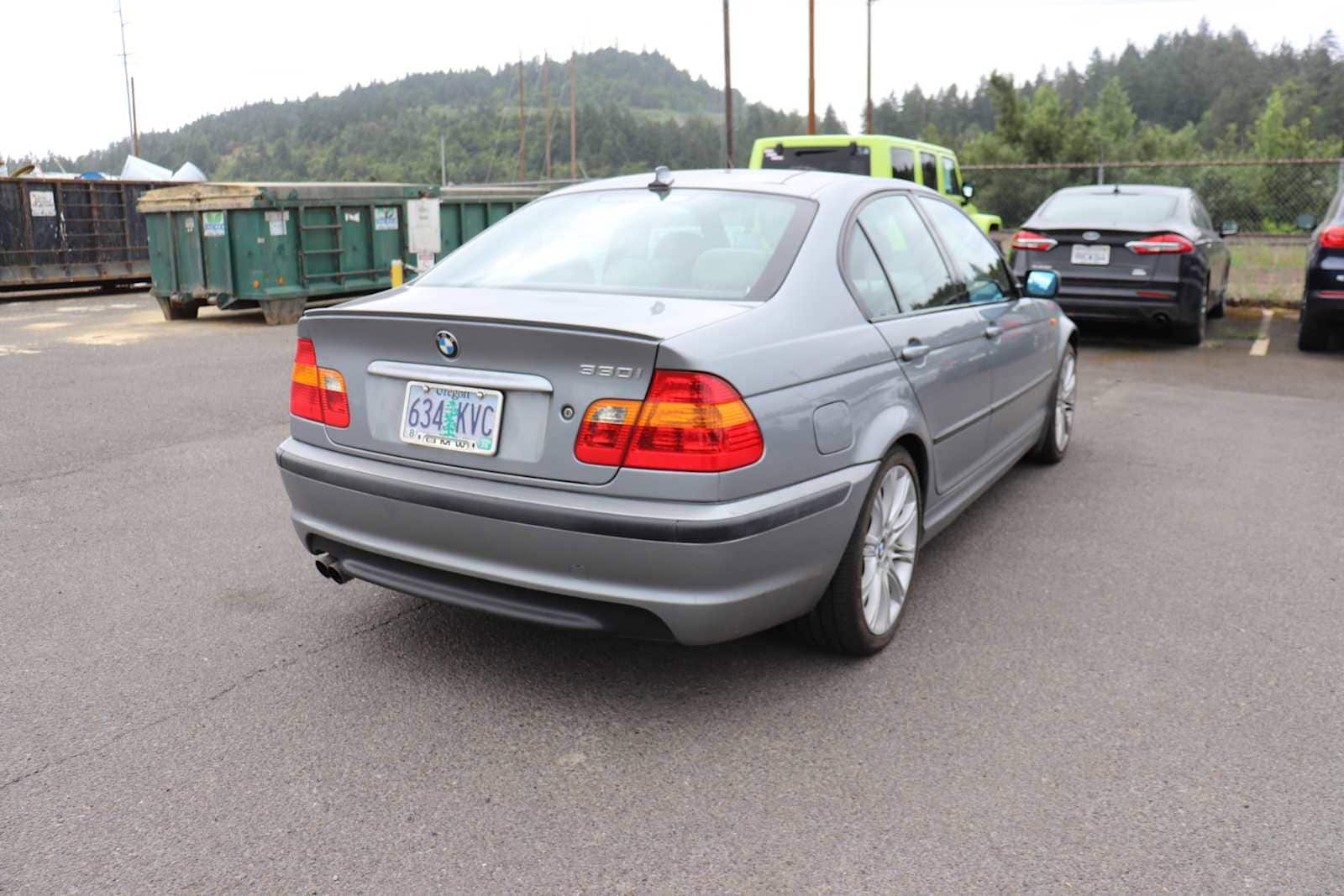2004 BMW 3 Series 330i 5
