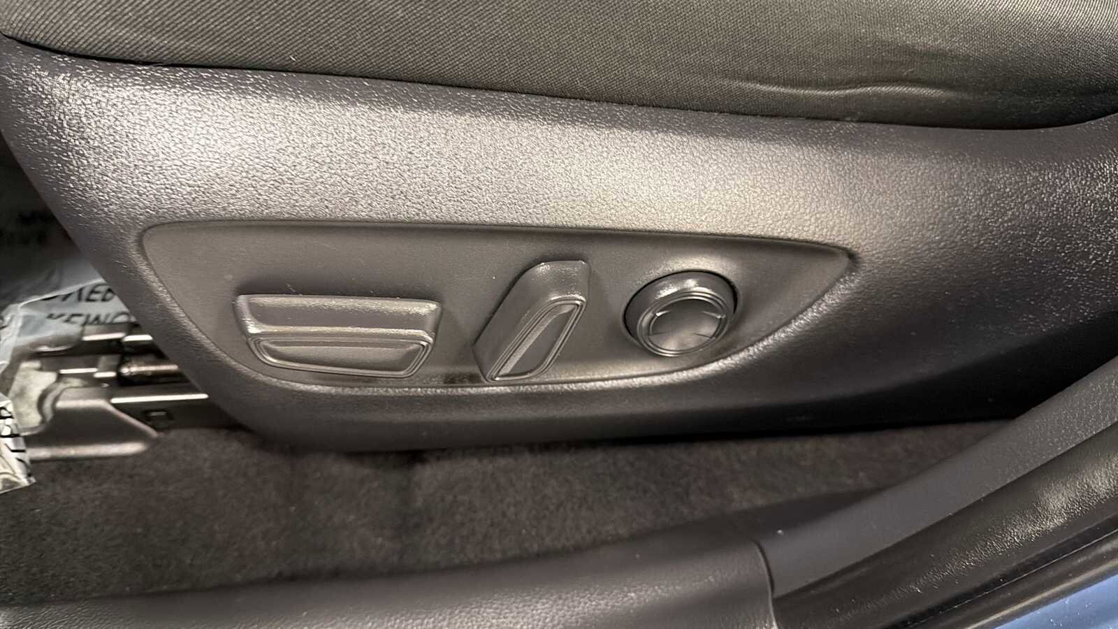 Thumbnail: 2023 Toyota RAV4 - 14