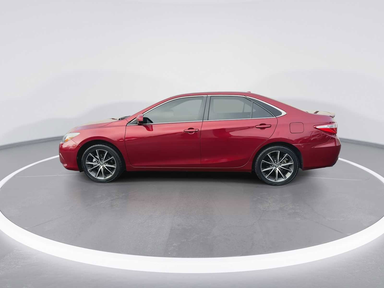 Thumbnail: 2017 Toyota Camry - 5