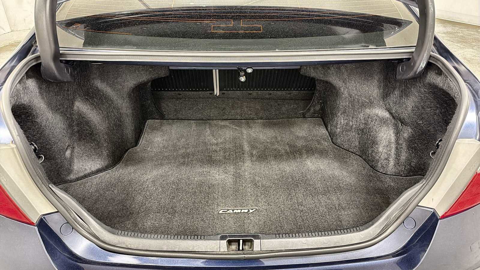 Thumbnail: 2015 Toyota Camry - 26