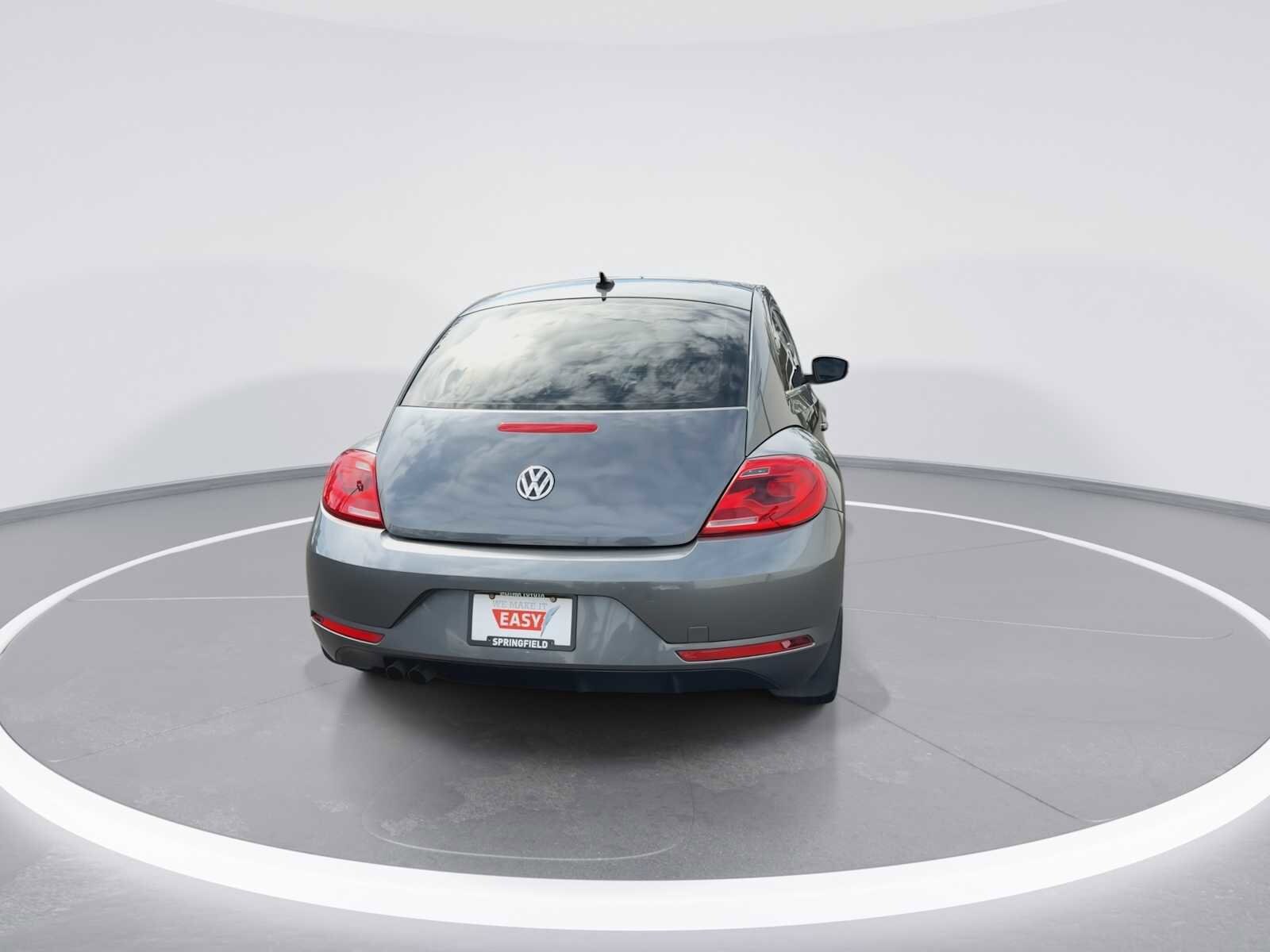 Thumbnail: 2014 Volkswagen Beetle - 9