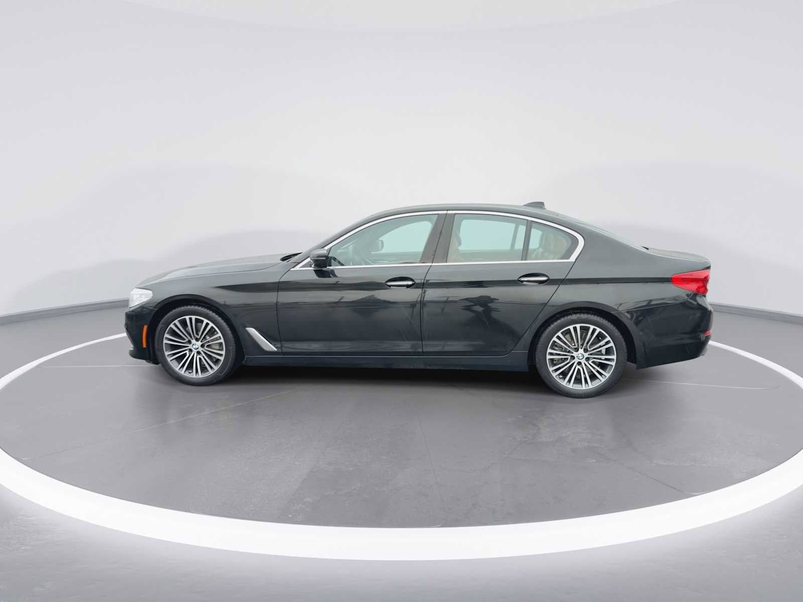 Thumbnail: 2018 BMW 5 Series - 5