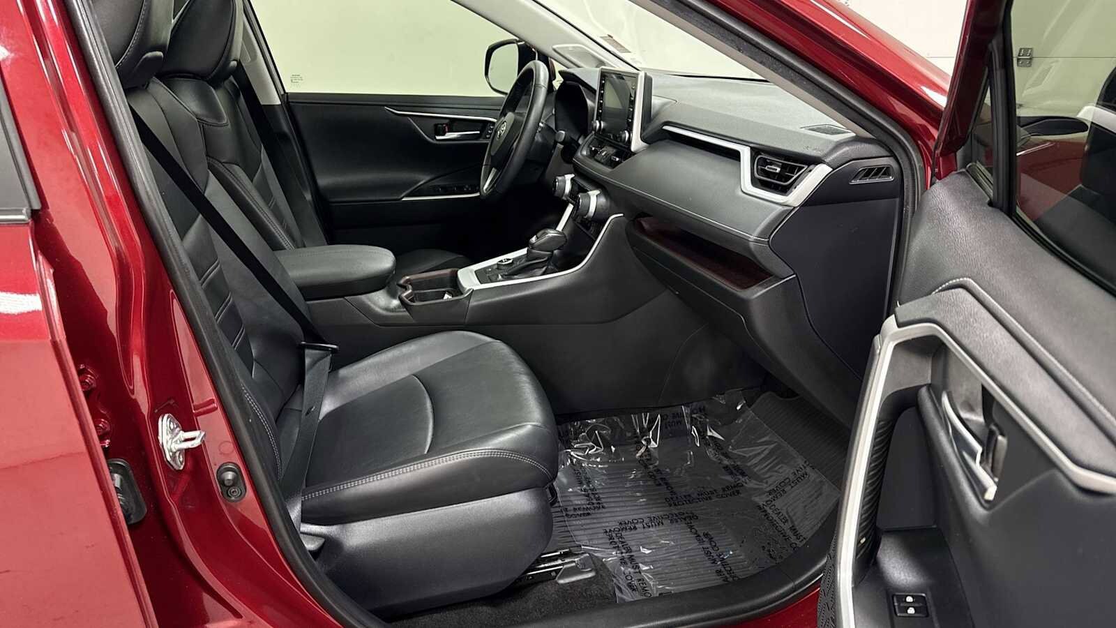 Thumbnail: 2021 Toyota RAV4 - 30