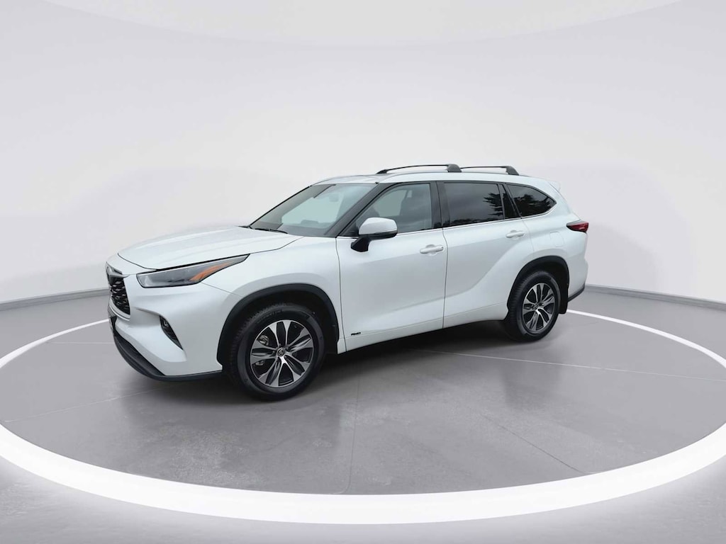 Certified 2022 Toyota Highlander Hybrid XLE SUV