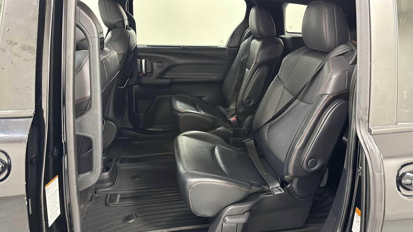 Thumbnail: 2021 Toyota Sienna - 25